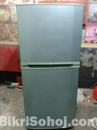 ফ্রিজ